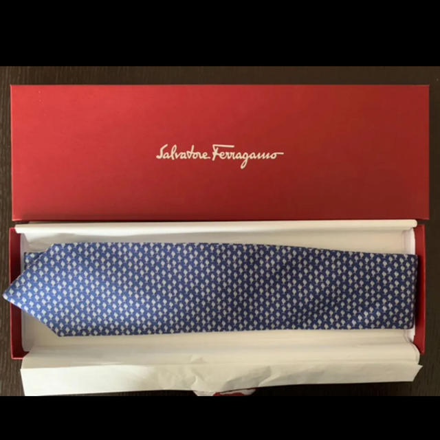 Salvatore Ferragamo(サルヴァトーレフェラガモ)のサルヴァトーレ　フェラガモ　ネクタイ レディースのファッション小物(ネクタイ)の商品写真