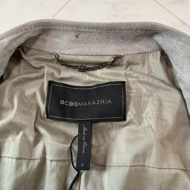 BCBGMAXAZRIA(ビーシービージーマックスアズリア)の【新品】スエード　グレー　ベスト レディースのトップス(ベスト/ジレ)の商品写真