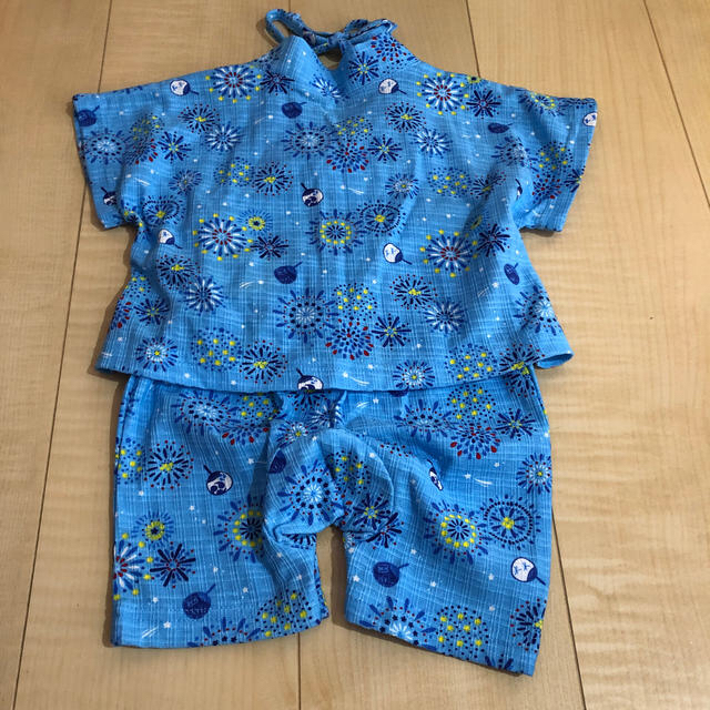 motherways(マザウェイズ)のマザウェイズ  新品　サイズ76cm 綿100% ベビー甚平　浴衣　花火　うちわ キッズ/ベビー/マタニティのベビー服(~85cm)(甚平/浴衣)の商品写真