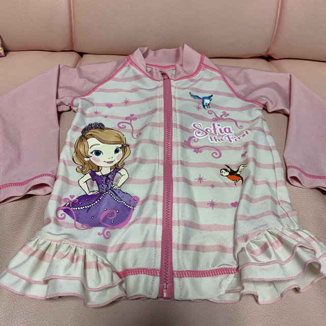 Disney(ディズニー)のキッズ　ラッシュガード キッズ/ベビー/マタニティのキッズ服女の子用(90cm~)(水着)の商品写真