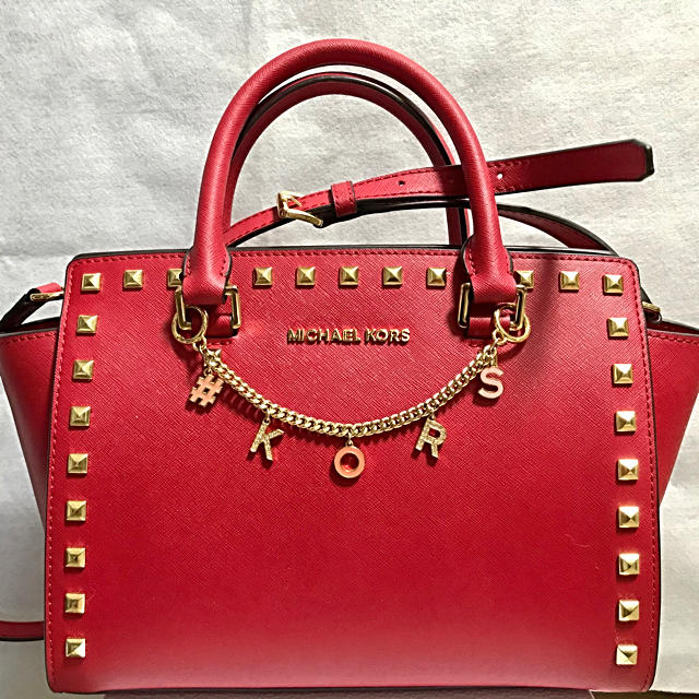 Michael Kors(マイケルコース)のMICHAEL KOSE・マイケルコース☆スタッズバック☆キーチェーンのおまけ付 レディースのバッグ(ハンドバッグ)の商品写真