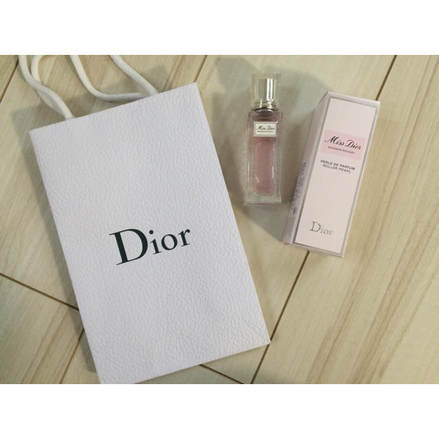 Dior(ディオール)のミス ディオール ブルーミング ブーケ ローラー パール  20ml コスメ/美容の香水(香水(女性用))の商品写真