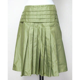 マックスマーラ(Max Mara)のMaxMara光沢のある抹茶色のスカート(ひざ丈スカート)