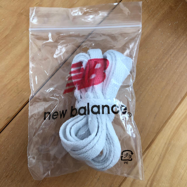 New Balance(ニューバランス)の新品　靴紐　スニーカー　紐　ニューバランス　白 レディースの靴/シューズ(スニーカー)の商品写真