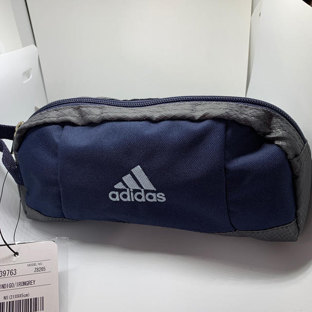 adidas(アディダス)のアディダス　ペンケース　新品未使用 インテリア/住まい/日用品の文房具(ペンケース/筆箱)の商品写真