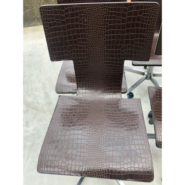 クロコ柄茶色椅子 インテリア/住まい/日用品の椅子/チェア(ダイニングチェア)の商品写真