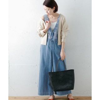 サニーレーベル(Sonny Label)の新品未使用　サニーレーベル　刺繍　サロペット　ライトインディゴ　(サロペット/オーバーオール)