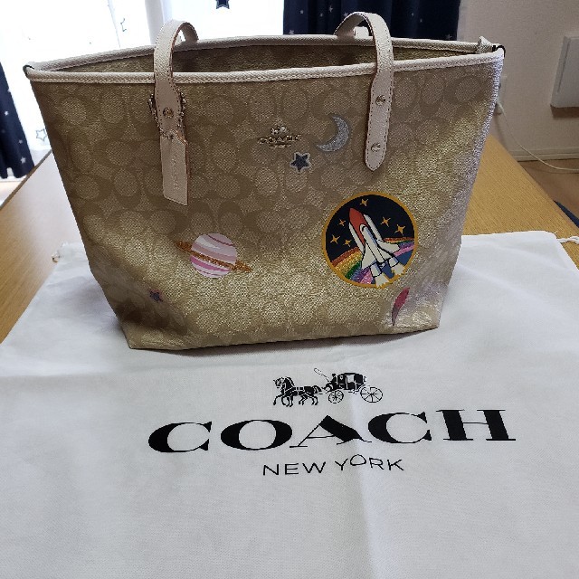 レディース最終値下げ！COACH　トートバッグ　宇宙柄