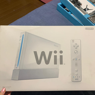 ニンテンドウ(任天堂)のNintendo Wii RVL-S-WA  本体(家庭用ゲーム機本体)