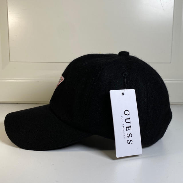 GUESS(ゲス)の新品未使用　GUESS/ゲス　ロー CAP 国内正規品　送料無料 レディースの帽子(キャップ)の商品写真