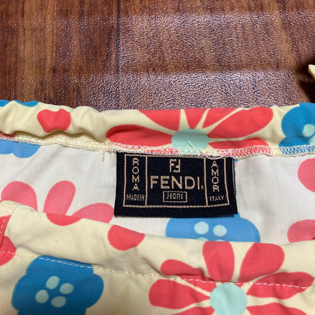 FENDI(フェンディ)の美品イタリア製フェンディ花柄タンクトップL レディースのトップス(タンクトップ)の商品写真