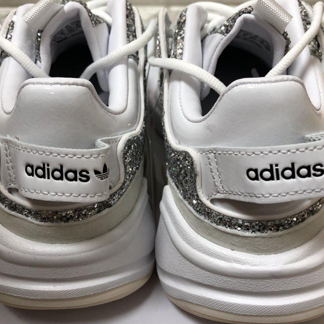adidas(アディダス)の♡アディダスオリジナルス MAGMUR RUNNER W グリッター 23.5♡ レディースの靴/シューズ(スニーカー)の商品写真