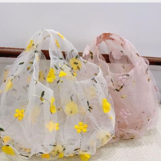 ザラ(ZARA)の花柄刺繍チュールバケットバッグ(ハンドバッグ)