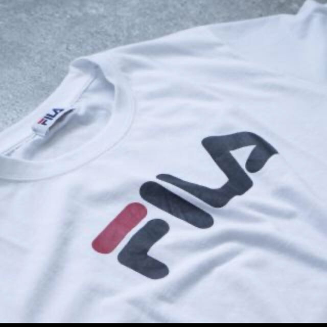 FILA(フィラ)の新品未使用　FILA デカロゴプリントTシャツ レディースのトップス(Tシャツ(半袖/袖なし))の商品写真