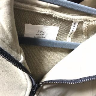 フィアオブゴッド(FEAR OF GOD)のfog essentials パーカー(パーカー)