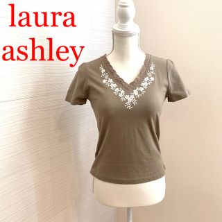 ローラアシュレイ(LAURA ASHLEY)のローラアシュレー　刺繍カットソー(カットソー(半袖/袖なし))