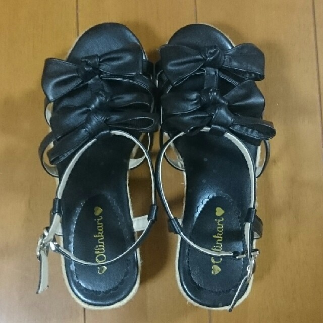 OLLINKARI(オリンカリ)のオリンカリ リボンサンダル 22㎝  キッズ/ベビー/マタニティのキッズ靴/シューズ(15cm~)(サンダル)の商品写真