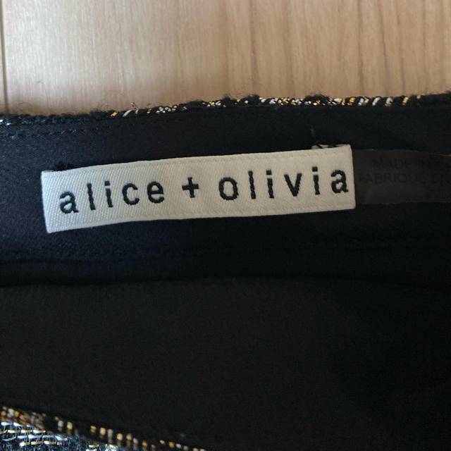 Alice+Olivia(アリスアンドオリビア)のalice+olivia ゴールド花柄ミニスカート レディースのスカート(ミニスカート)の商品写真