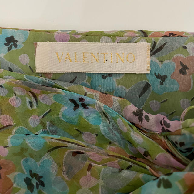 VALENTINO(ヴァレンティノ)のvalentino ヴァレンティノ シルク シフォン 花柄 スカート レディースのスカート(ひざ丈スカート)の商品写真