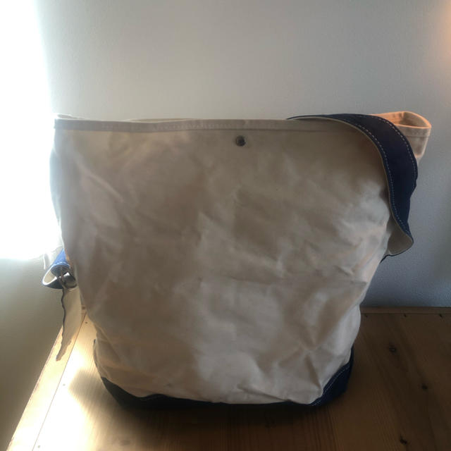 YAECA(ヤエカ)の【美品】TEMBEA Messenger Bag Large テンベア メンズのバッグ(トートバッグ)の商品写真