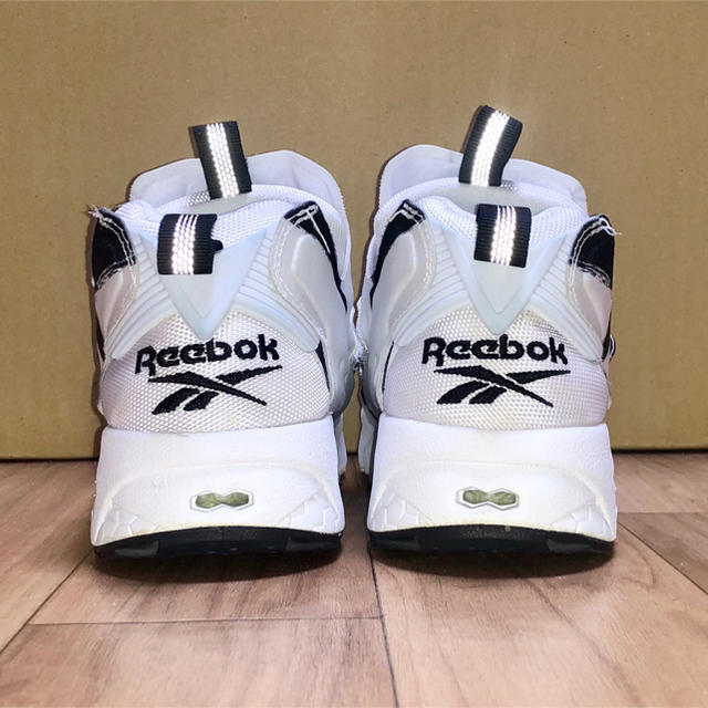 Reebok(リーボック)の良品 REEBOK PUMP FURY OB 25cm 白 黒 og ベクター メンズの靴/シューズ(スニーカー)の商品写真