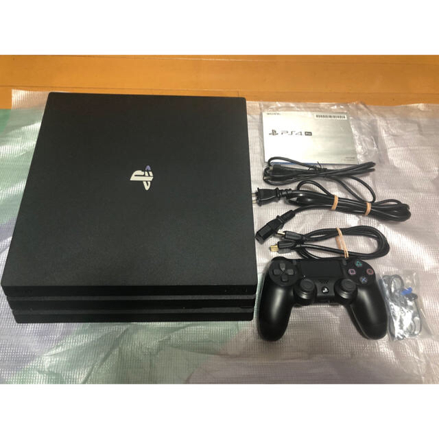 PS4 Pro 1TB、FF7他ソフト6本！CUH-7100