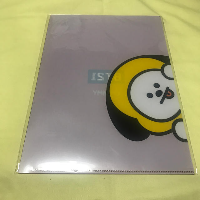 防弾少年団(BTS)(ボウダンショウネンダン)のBT21  A4クリアファイル　2枚セット エンタメ/ホビーのタレントグッズ(アイドルグッズ)の商品写真