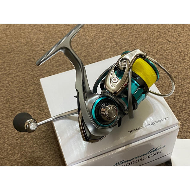 中古 ダイワ リール 18 エメラルダスAIR LT3000Sー 中古 ダイワ リール 18 エメラルダスAIR LT3000Sー