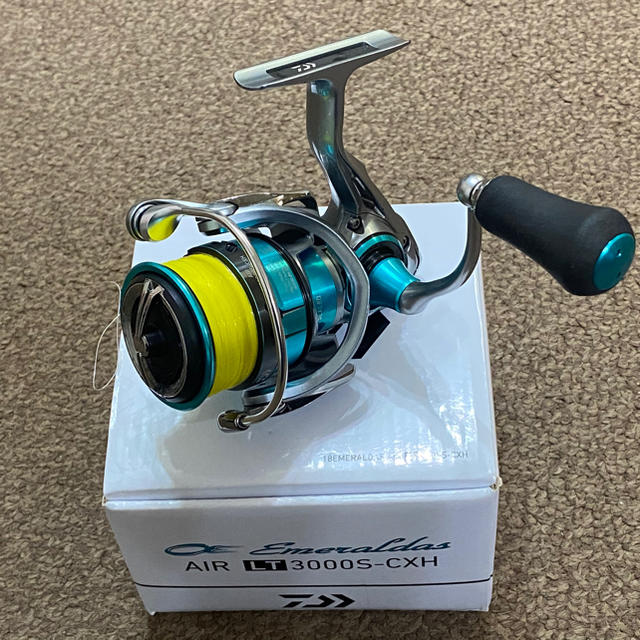 中古 ダイワ リール 18 エメラルダスAIR LT3000Sー 中古 ダイワ リール 18 エメラルダスAIR LT3000Sー