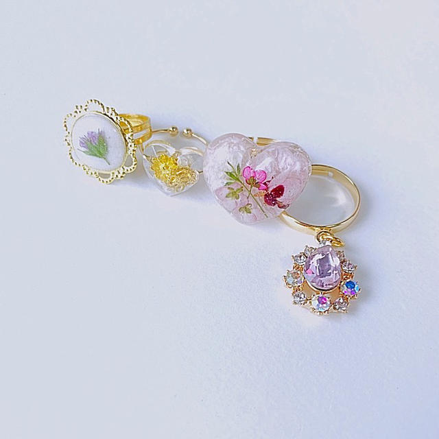 リング4点セット／花やぐハート💐ピンクドロップ ハンドメイドのアクセサリー(リング)の商品写真