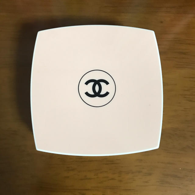 シャネル CHANEL ル ブラン トーン-アップ ロージー タッチ