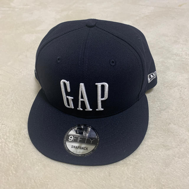 GAP(ギャップ)の【新品未使用】GAP × NEWERA ニューエラ　50周年記念　コラボ　 メンズの帽子(キャップ)の商品写真