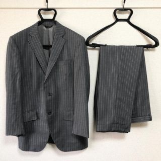 スーツカンパニー(THE SUIT COMPANY)の麻布テーラー　グレーストライプスーツ　定価6万円【azabu tailor】(セットアップ)