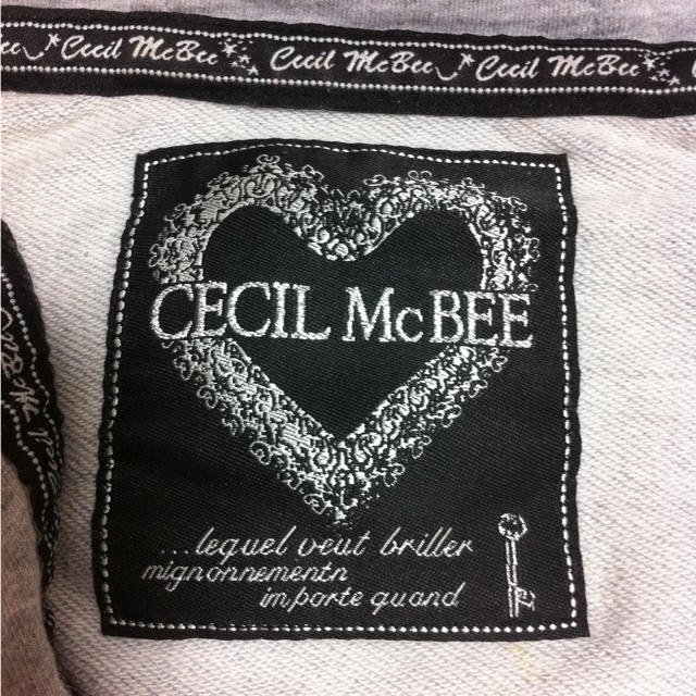 CECIL McBEE(セシルマクビー)のCECIL MｃBEE グレーパーカー♡ レディースのトップス(パーカー)の商品写真