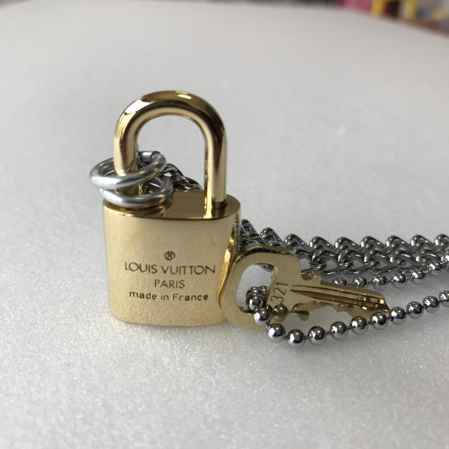 Shop Louis Vuitton MONOGRAM 2022 SS Trunk locket pendant (M00527) by  Kanade_Japan