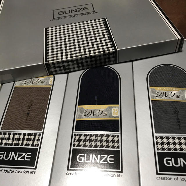 GUNZE(グンゼ)の新品未使用　特選シルク混　紳士用ソックス　3足組② メンズのレッグウェア(ソックス)の商品写真