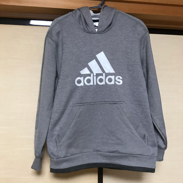 adidas(アディダス)のアディダス パーカー 140 子ども キッズ ジュニア キッズ/ベビー/マタニティのキッズ服男の子用(90cm~)(ジャケット/上着)の商品写真