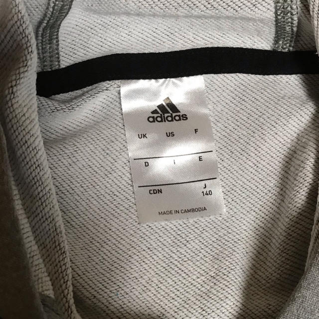 adidas(アディダス)のアディダス パーカー 140 子ども キッズ ジュニア キッズ/ベビー/マタニティのキッズ服男の子用(90cm~)(ジャケット/上着)の商品写真