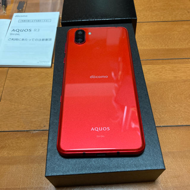 AQUOS(アクオス)のAQUOS R3 Luxury Red 128 GB docomo スマホ/家電/カメラのスマートフォン/携帯電話(スマートフォン本体)の商品写真