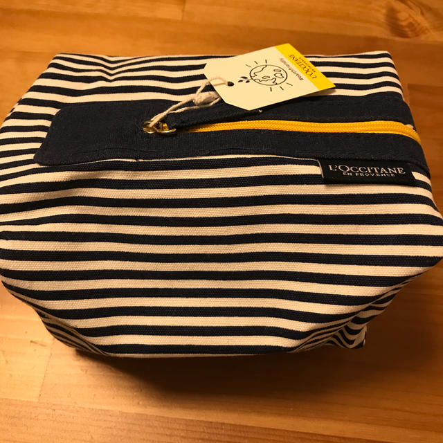 L'OCCITANE(ロクシタン)のロクシタン ノベルティ ポーチ エンタメ/ホビーのコレクション(ノベルティグッズ)の商品写真