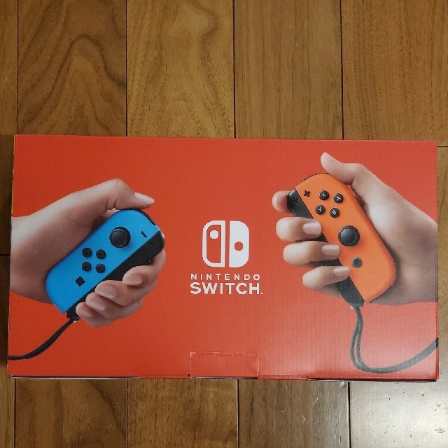 Nintendo Switch(ニンテンドースイッチ)の新品 Nintendo Switch ネオンブルー・ネオンレッド エンタメ/ホビーのゲームソフト/ゲーム機本体(家庭用ゲーム機本体)の商品写真