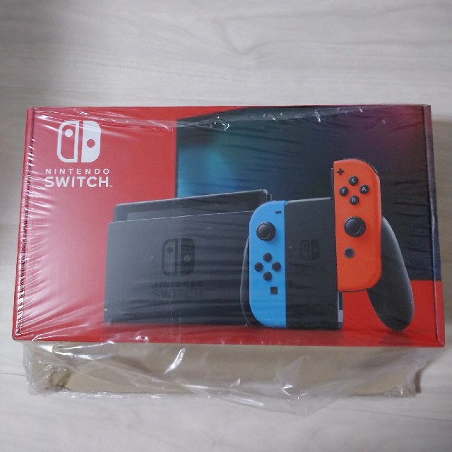 Nintendo Switch(ニンテンドースイッチ)の【新品未開封】Nintendo Switch 新モデル ネオンブルー エンタメ/ホビーのゲームソフト/ゲーム機本体(家庭用ゲーム機本体)の商品写真