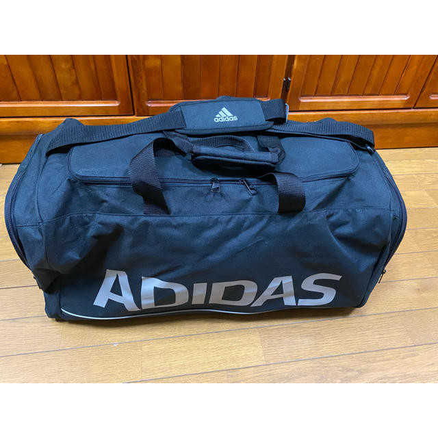 adidas(アディダス)のadidas ボストンバック　Lサイズ新品 メンズのバッグ(ボストンバッグ)の商品写真