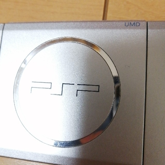 PlayStation Portable(プレイステーションポータブル)のPSP3000本体 エンタメ/ホビーのゲームソフト/ゲーム機本体(家庭用ゲーム機本体)の商品写真