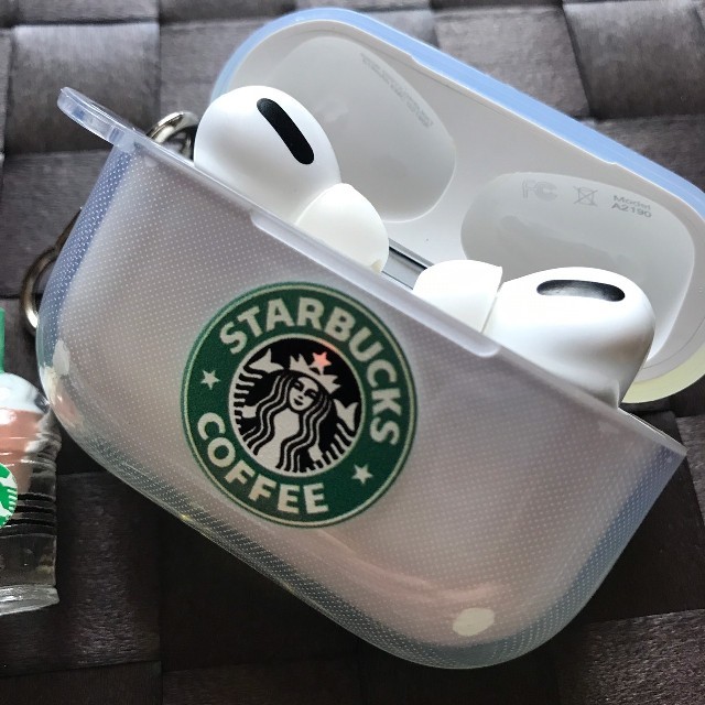 Starbucks Coffee(スターバックスコーヒー)のAirpodsPro スターバックス Airpods Pro スタバ 再入荷 スマホ/家電/カメラのオーディオ機器(ヘッドフォン/イヤフォン)の商品写真