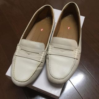 クラークス(Clarks)のClarks ローファー　アイボリー(ローファー/革靴)