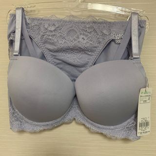 トリンプ(Triumph)の2セット！トリンプ  E70M ブラ&ショーツセット　紫　Tシャツブラ(ブラ&ショーツセット)