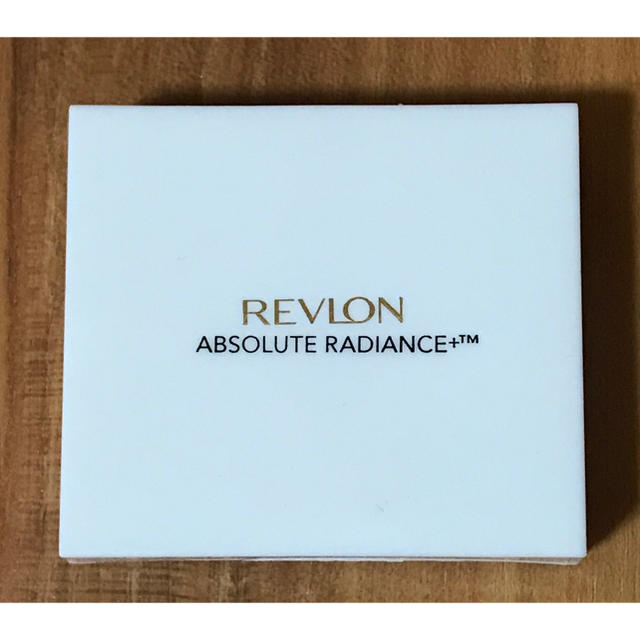 REVLON(レブロン)のREVLON パウダー　ファンデーション　アブソルート　ラディエンス　 コスメ/美容のベースメイク/化粧品(ファンデーション)の商品写真