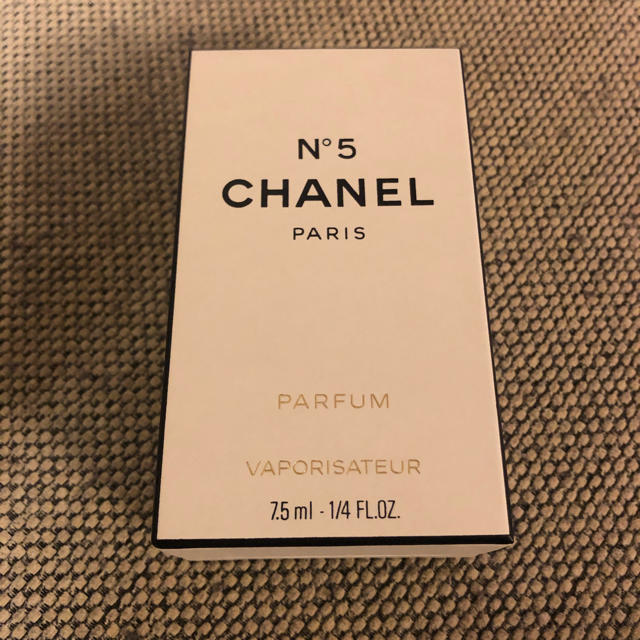 CHANEL(シャネル)の新品未使用【シャネル】N゜5 オードゥトワレット コスメ/美容の香水(香水(女性用))の商品写真