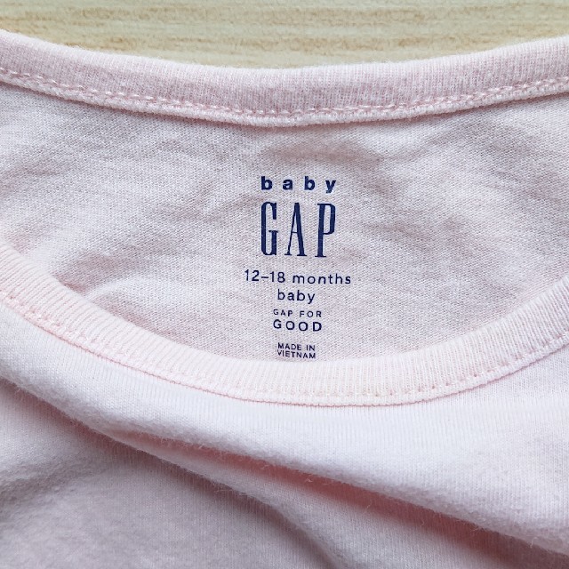 babyGAP(ベビーギャップ)のbabyGAP ロンパース フリル ピンク 12m-18m キッズ/ベビー/マタニティのベビー服(~85cm)(ロンパース)の商品写真